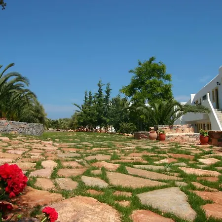 Village Hotel 4*